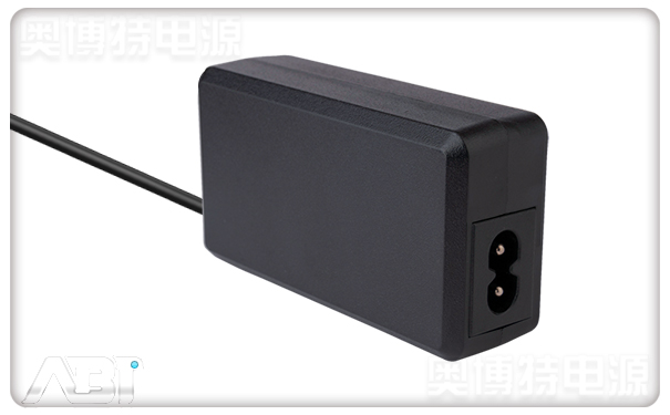 桌面式5V/3.5A電源适配器